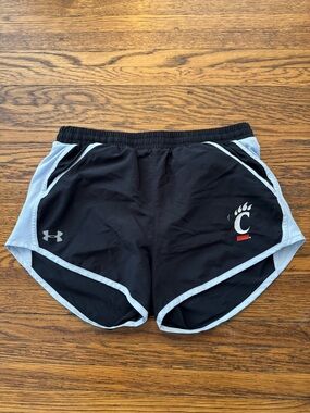 UNIVERSITY OF CINCINNATI BEARCATS Under Armour Black Shorts with Light Gray Trim